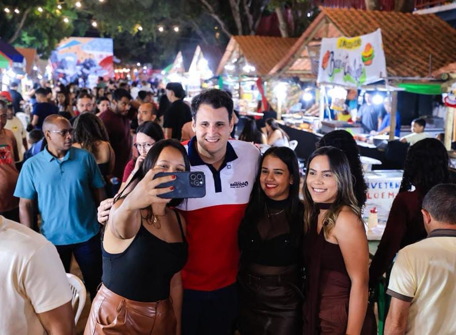 Orleans Brandão participa da cerimônia de abertura da 34ª Vaquejada de Colinas e destaca importância do evento para o Maranhão